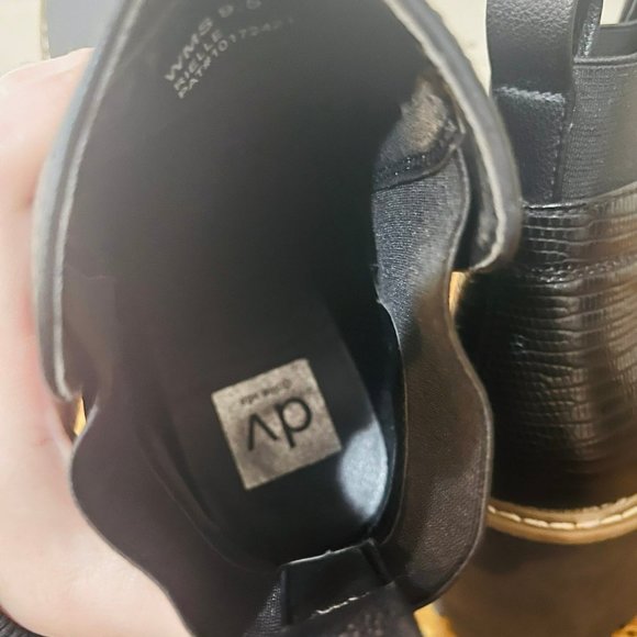 DV by Dolce Vita Rielle Black Chelsea Boot SZ 9.5 - Picture 8 of 9